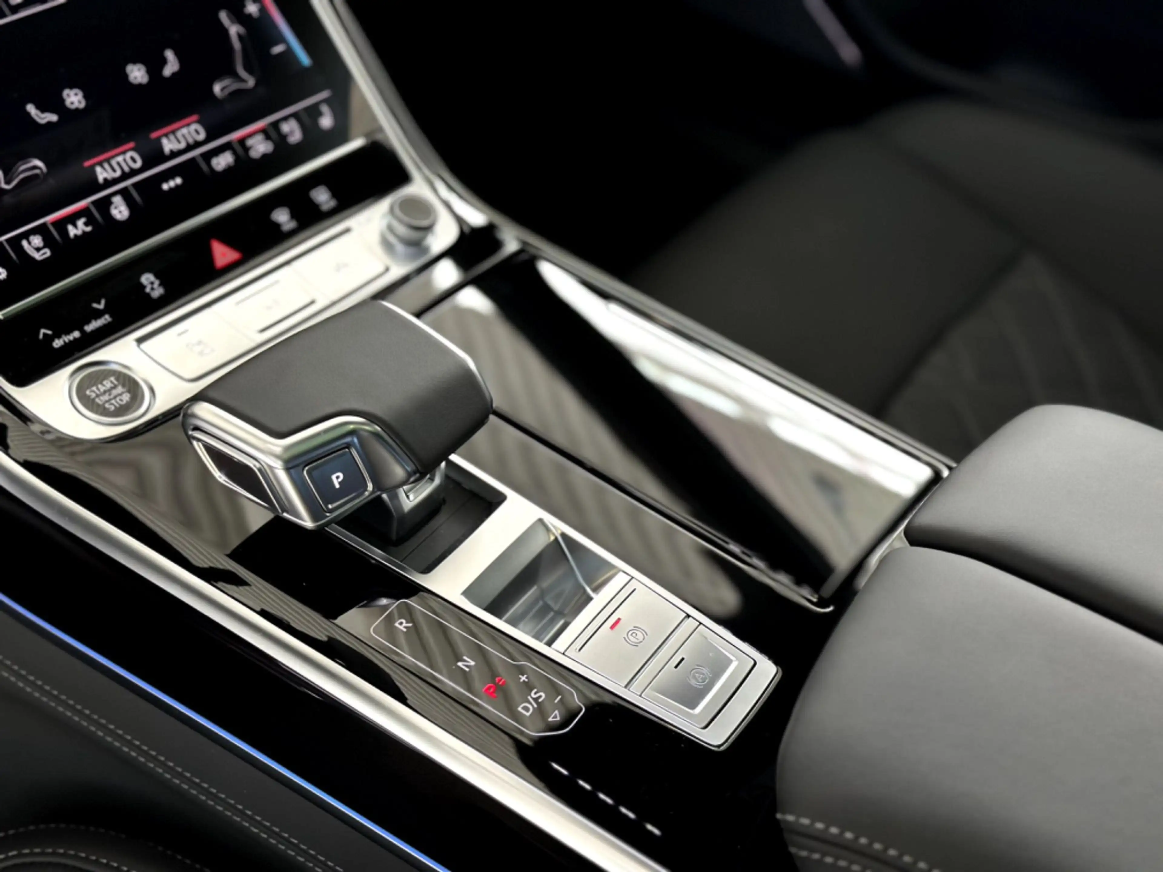 Audi A8 60 TFSI e quattro *VOLLAUSSTATTUNG* — photo 11