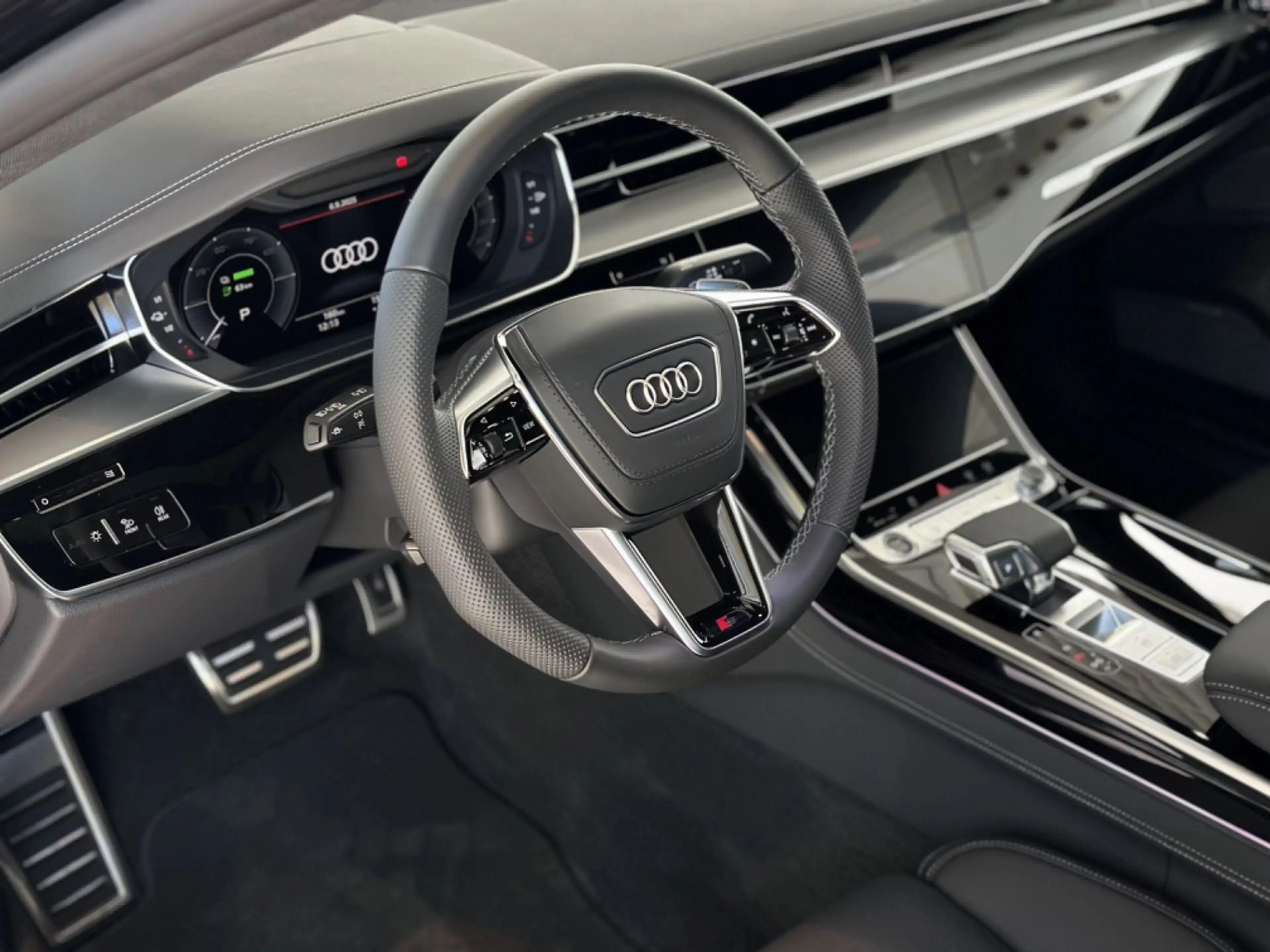 Audi A8 60 TFSI e quattro *VOLLAUSSTATTUNG* — photo 4