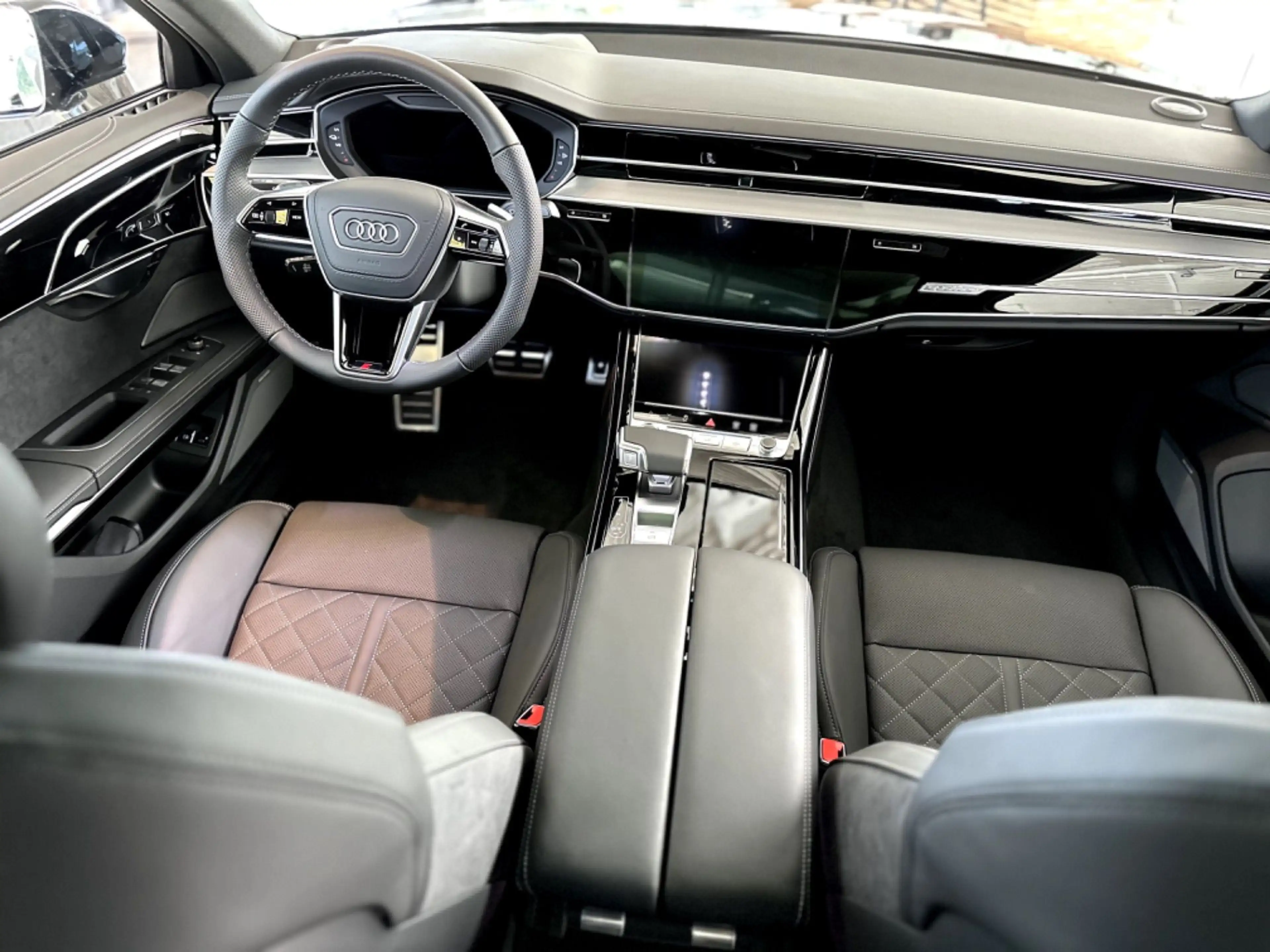 Audi A8 60 TFSI e quattro *VOLLAUSSTATTUNG* — photo 12