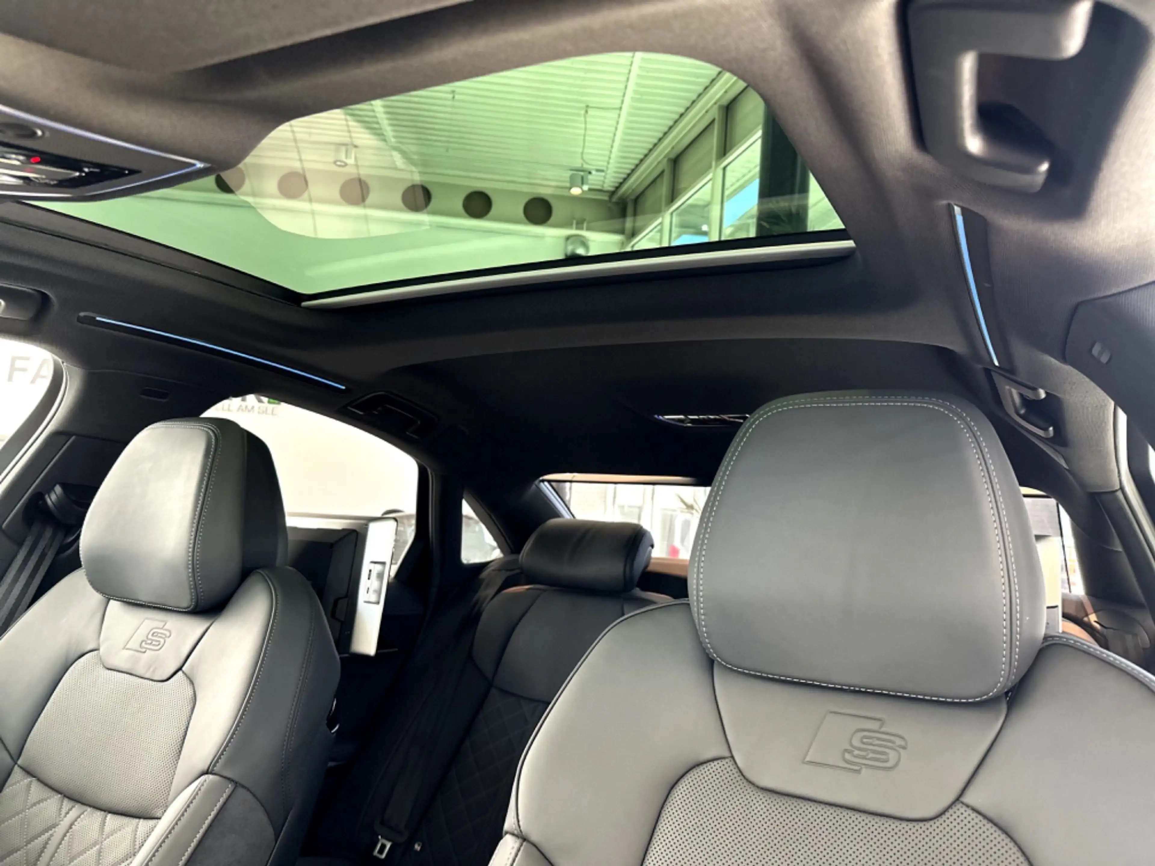 Audi A8 60 TFSI e quattro *VOLLAUSSTATTUNG* — photo 9