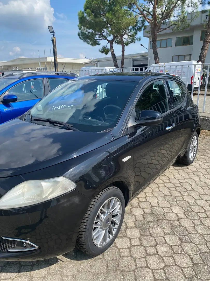 Lancia Ypsilon Ypsilon III 2011 1.2 8v Silver s/c.traz.,esp eco Noir - 1