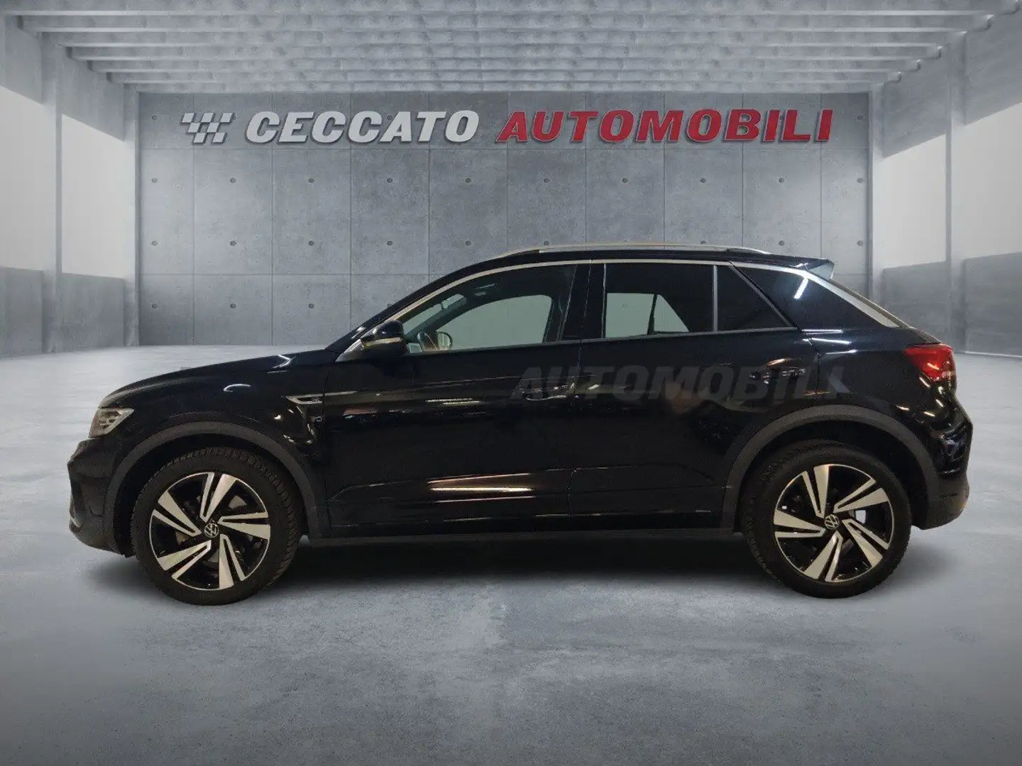 Volkswagen T-Roc I 2022 2.0 tdi R-Line 150cv dsg Zwart - 2