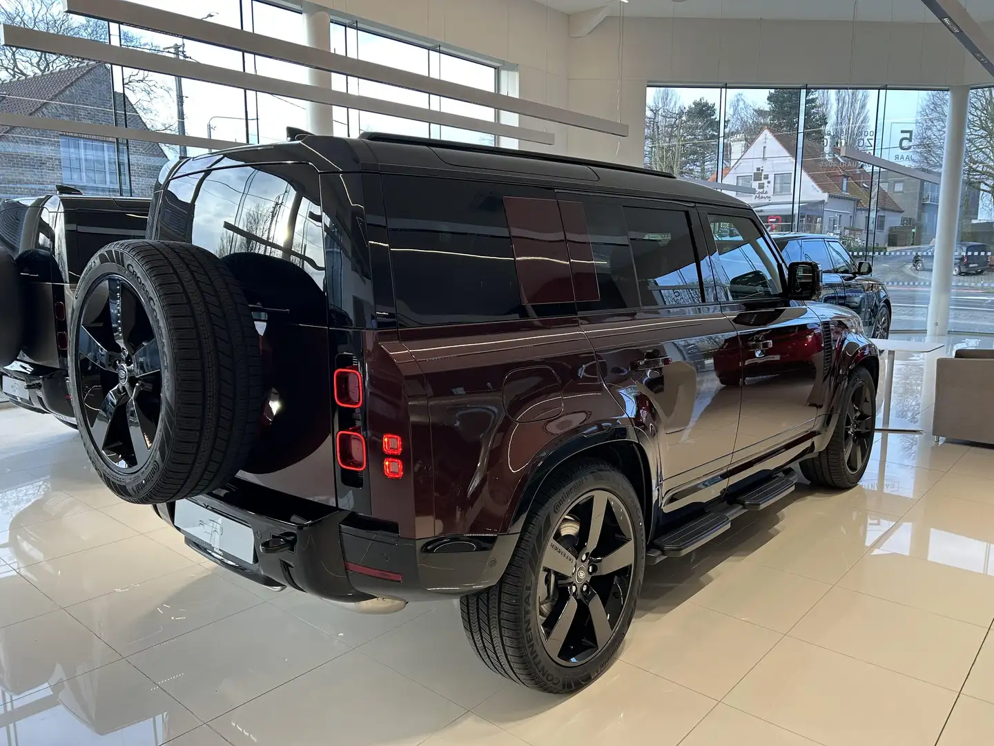 Land Rover Defender 110 SEDONA Rouge - 2
