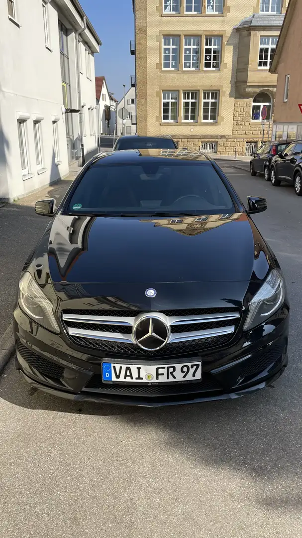 Mercedes-Benz A 180 AMG Line - 2