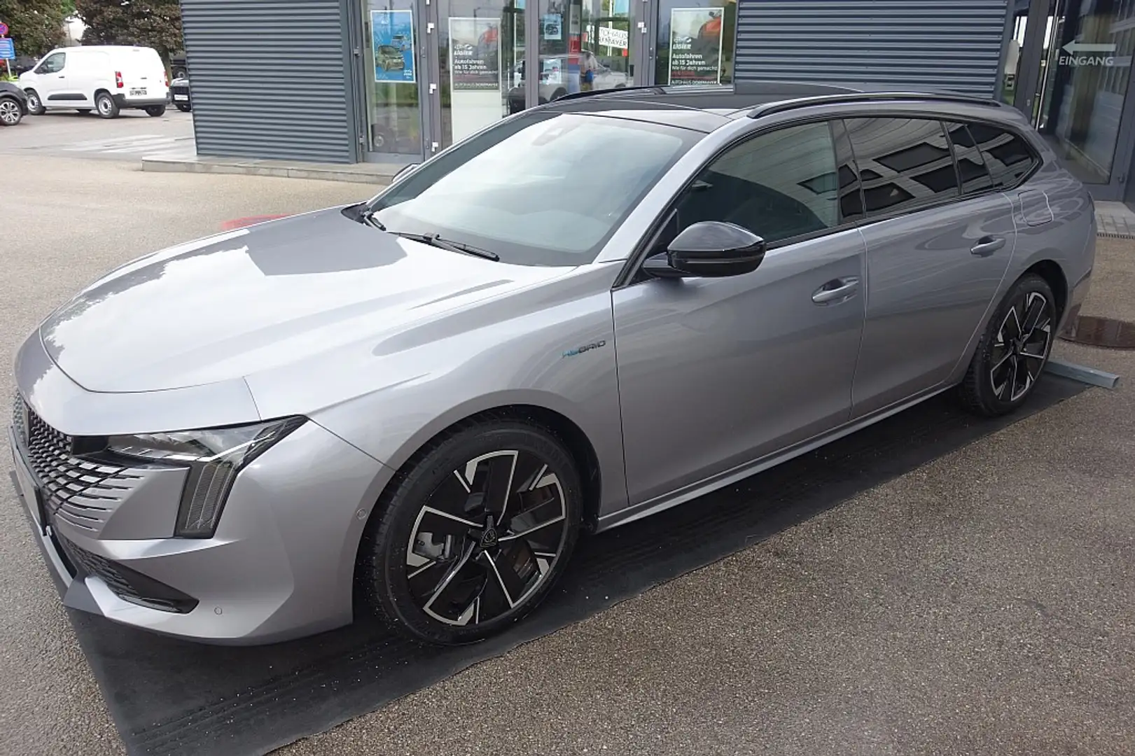 Peugeot 508 SW Hybrid 225 PHEV e-EAT8 GT Aut. Silber - 2