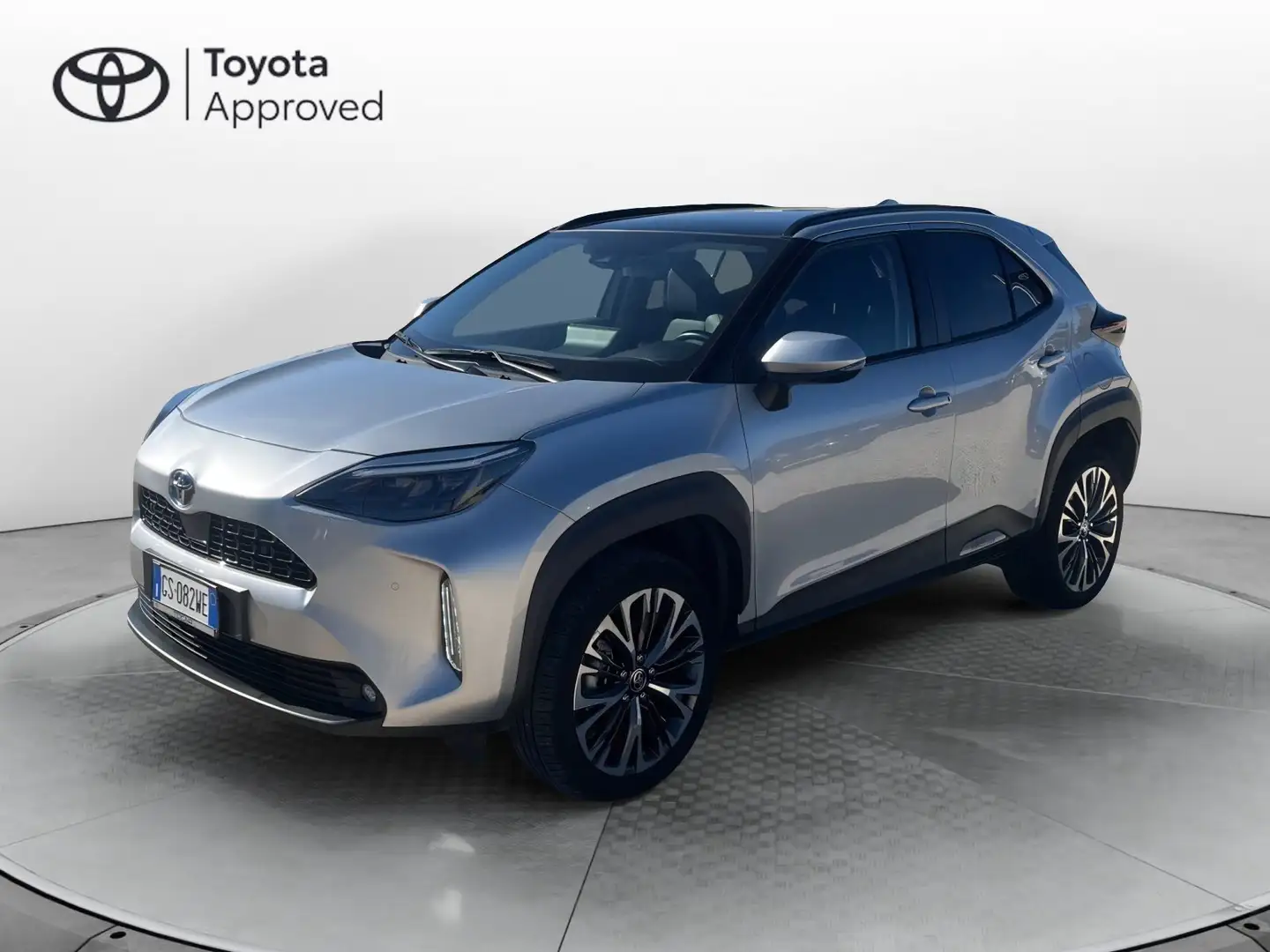 Toyota Yaris Cross Yaris Cross 1.5 Hybrid 5p. E-CVT Lounge Silber - 1