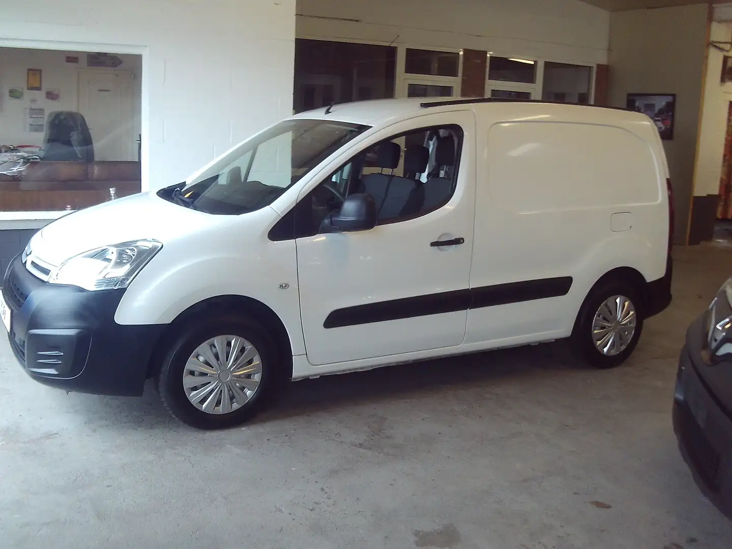 Citroen Berlingo MODEL 2018- BTW AFTREKBAAR Wit - 1