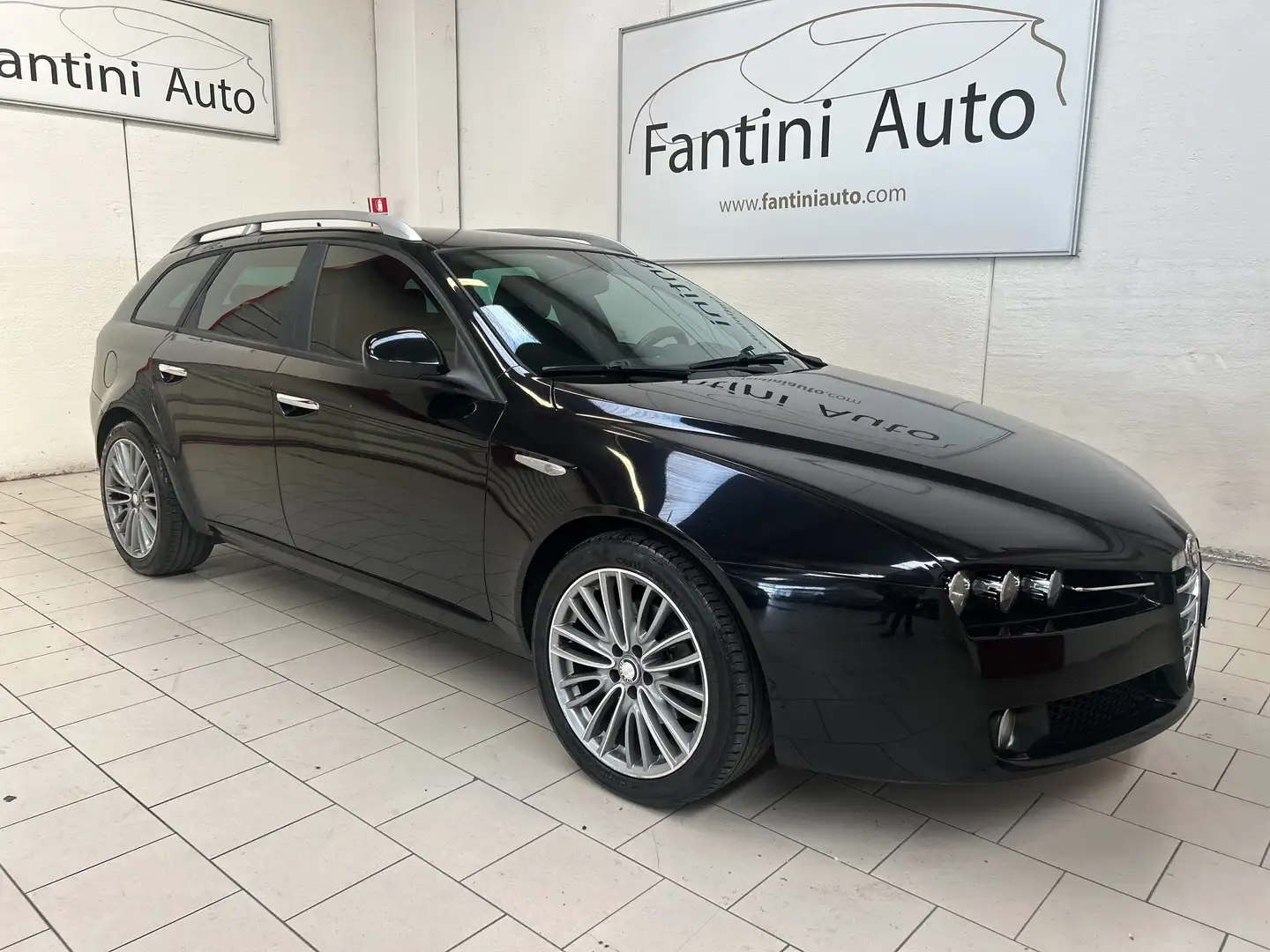 Alfa Romeo 159 Sportwagon Distinctive 1.9 JTS 16V-LEGGI SOTTO Schwarz - 1