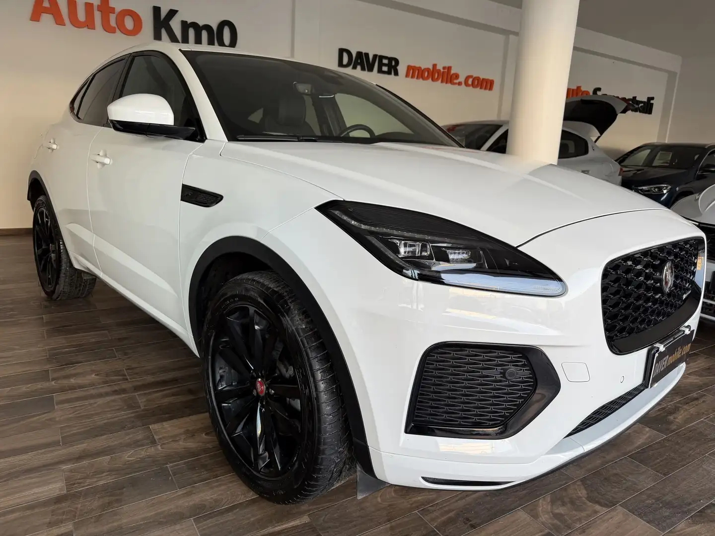 Jaguar E-Pace 2.0D I4 163 CV AWD Auto R-Dynamic SE Bianco - 1
