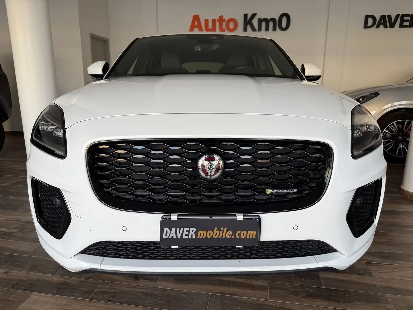 Jaguar E-Pace 2.0D I4 163 CV AWD Auto R-Dynamic SE Bianco - 2