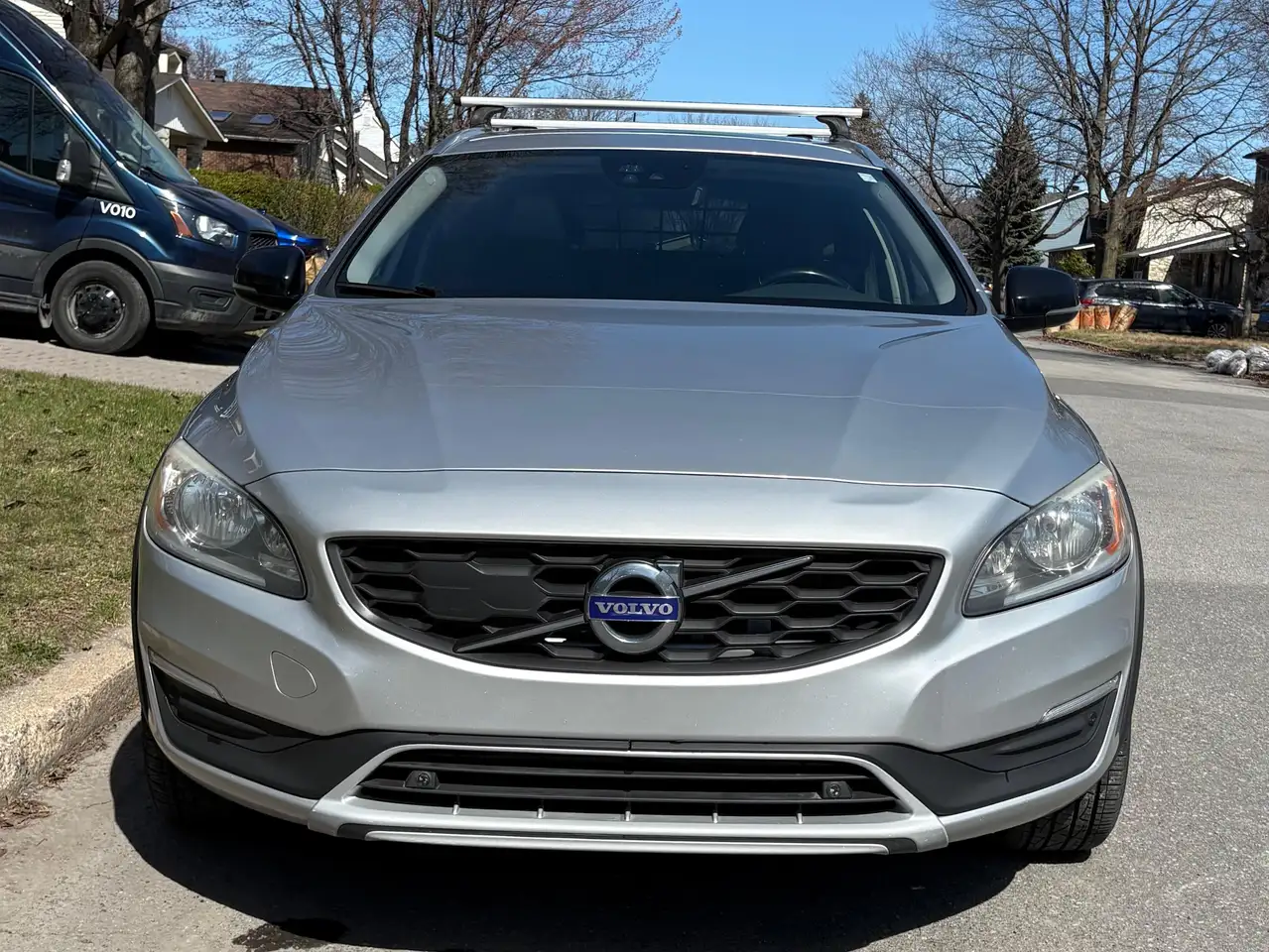 Volvo V60 Cross Country снимка Volvo V60 Cross Country