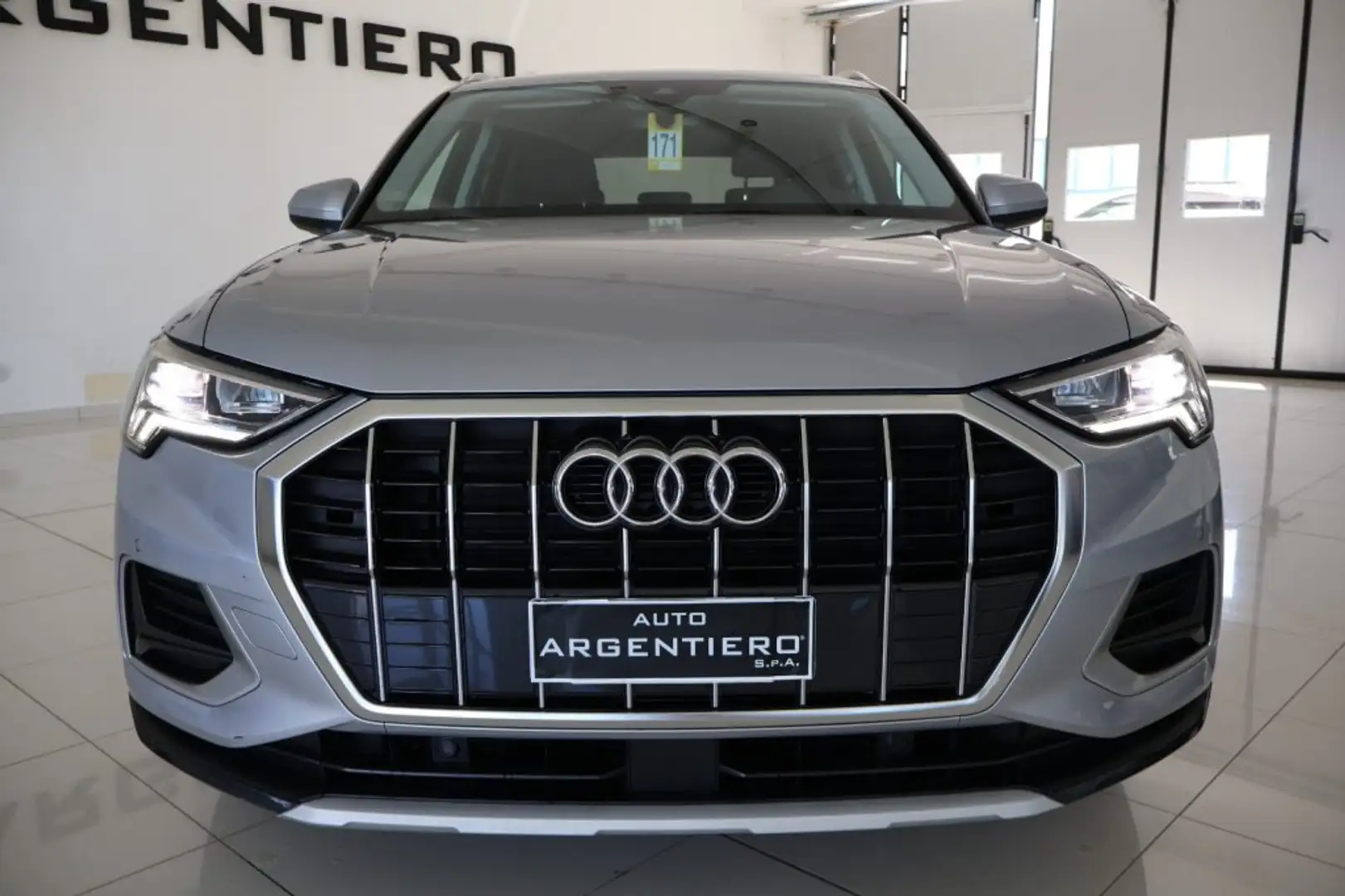 Audi Q3 35 TDI S tronic Business Advanced fari full led Argent - 2