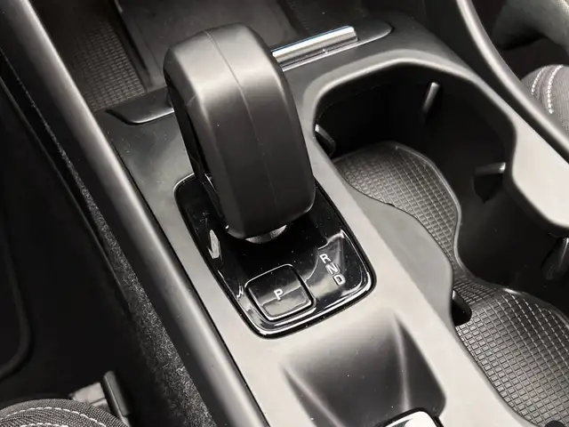 Volvo XC40 view 27