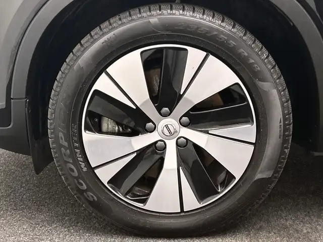Volvo XC40 view 30