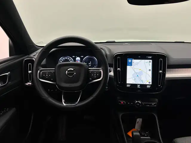Volvo XC40 view 7