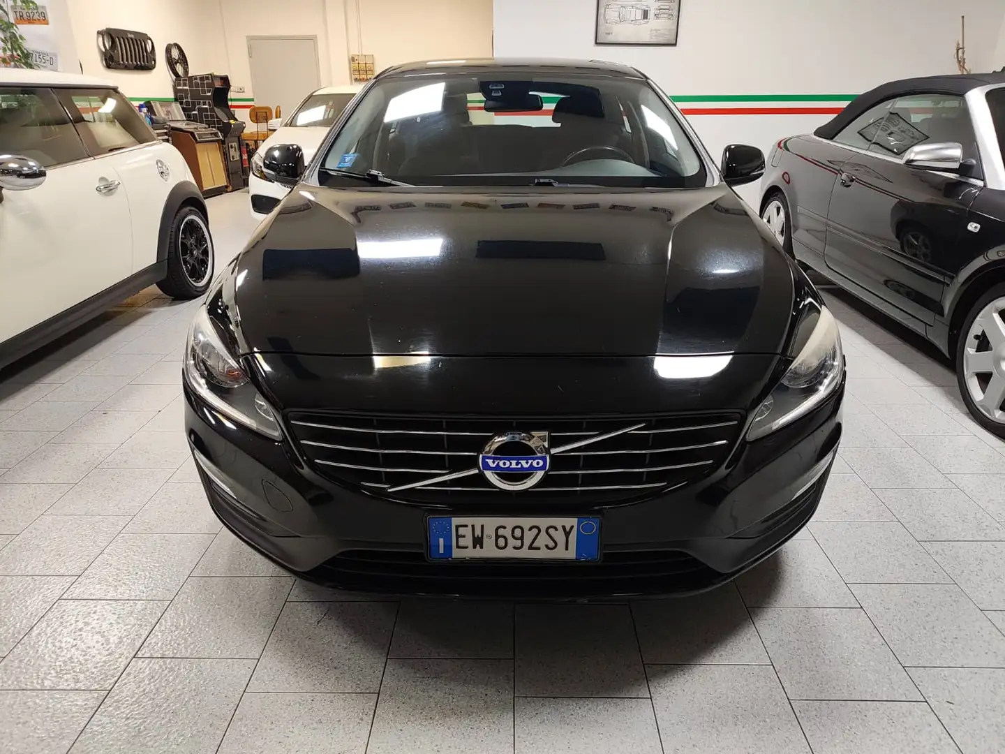 Volvo V60 1.6 d2 CAMBIO MANUALE *NEOPATENTATI* Schwarz - 2