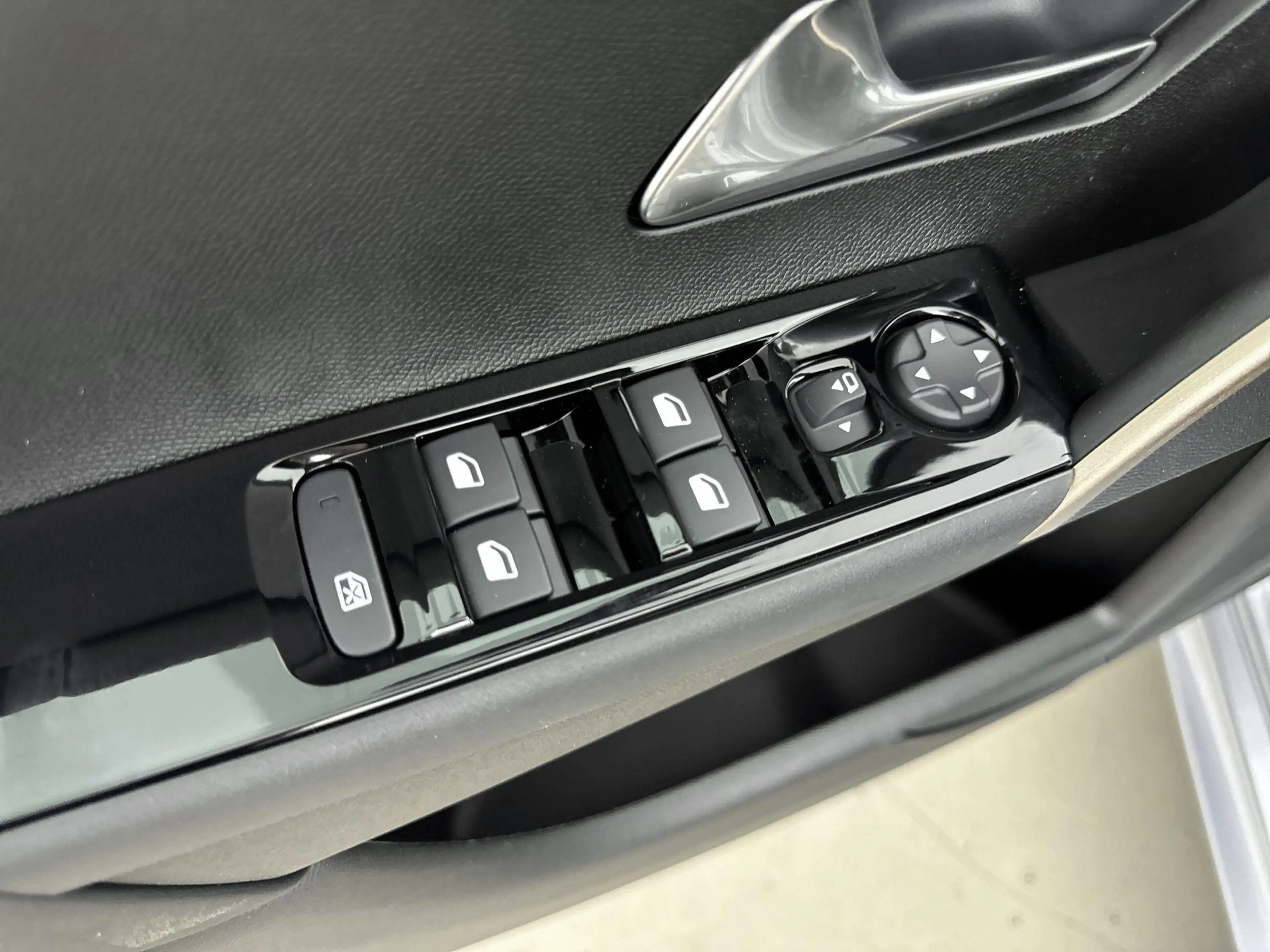Lancia Ypsilon 1.2 Turbo Hybrid LX | Per Mnd vanaf € 399,- privat — photo 13