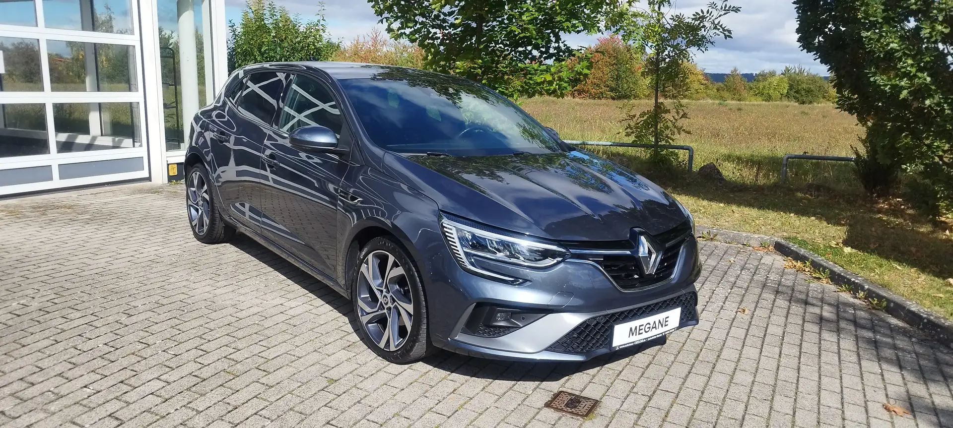 Renault Megane R.S. Line TCe 140 Grau - 2