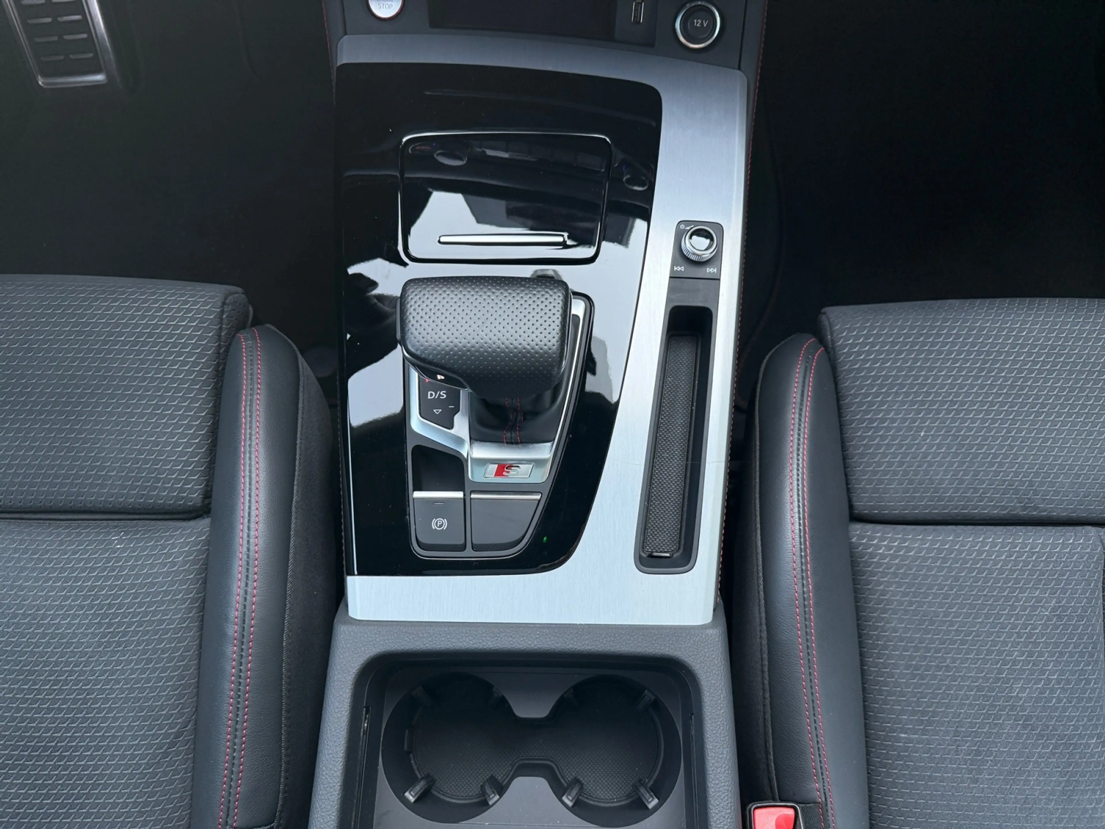 Audi SQ5 3.0 TDI quattro AHK Matrix-LED Navi Pano B&O Stan — photo 15