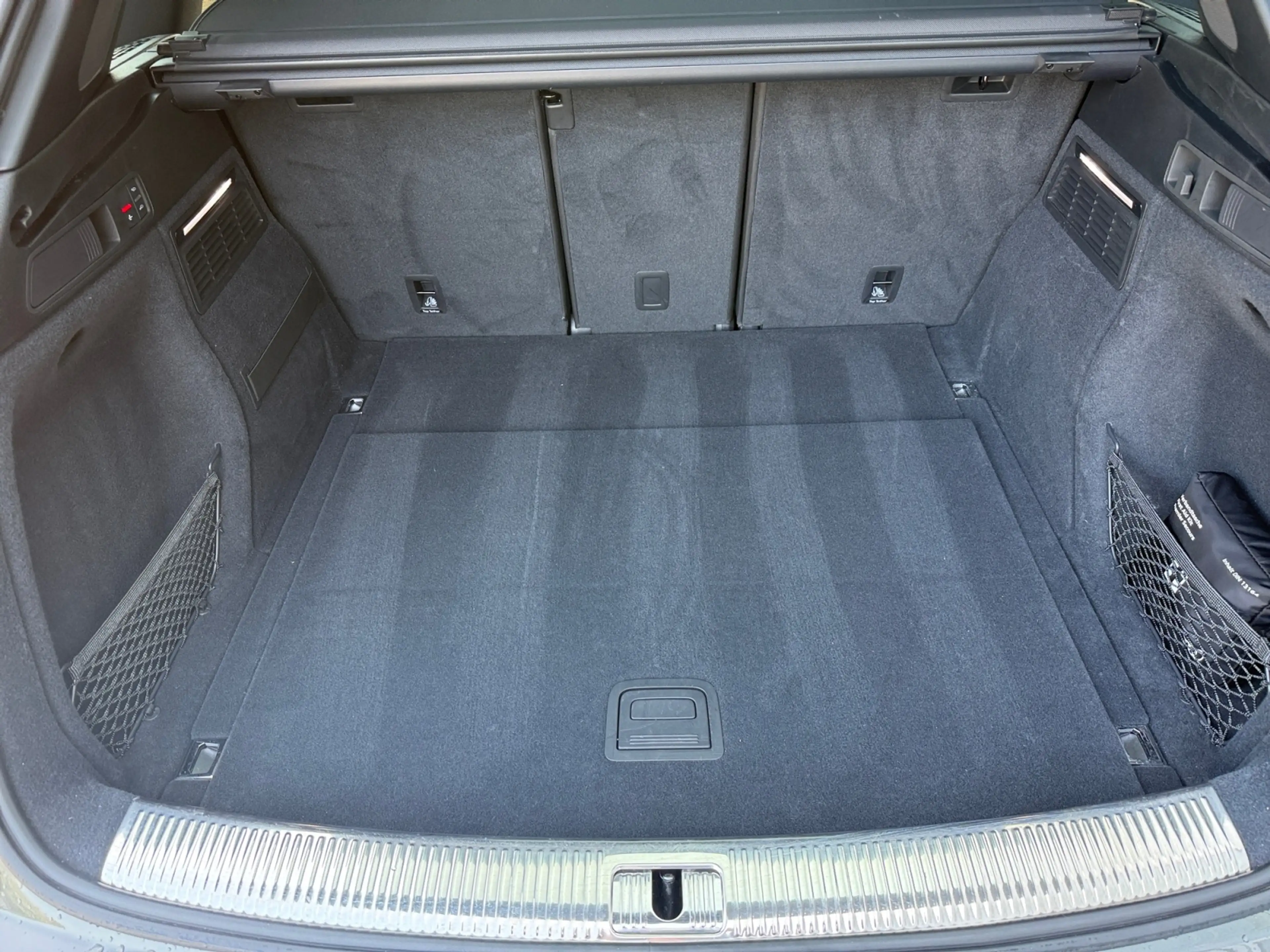 Audi SQ5 3.0 TDI quattro AHK Matrix-LED Navi Pano B&O Stan — photo 11