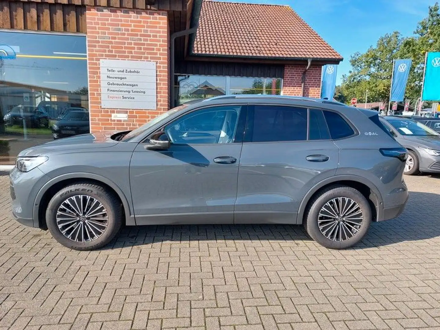 Volkswagen Tiguan 2.0 TDI 110 kW Goal *AHK*Kamera*LED*NAVI Grau - 2