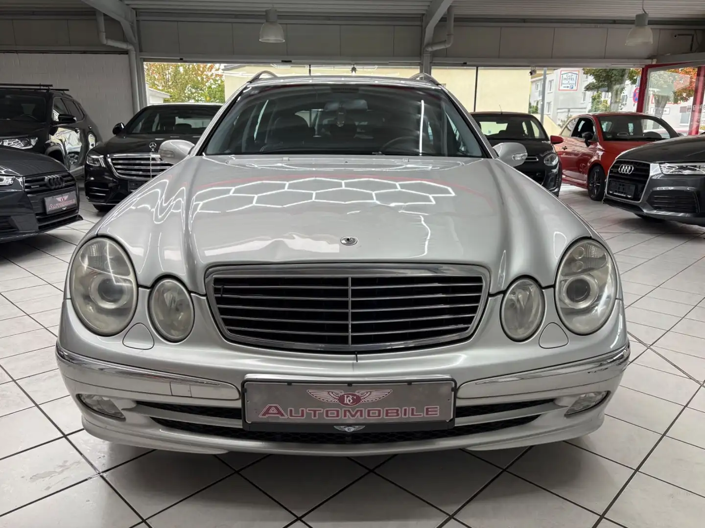 Mercedes-Benz E 270 E -Klasse T-Modell E 270 T CDI AVANTGARDE LEDER Silver - 2