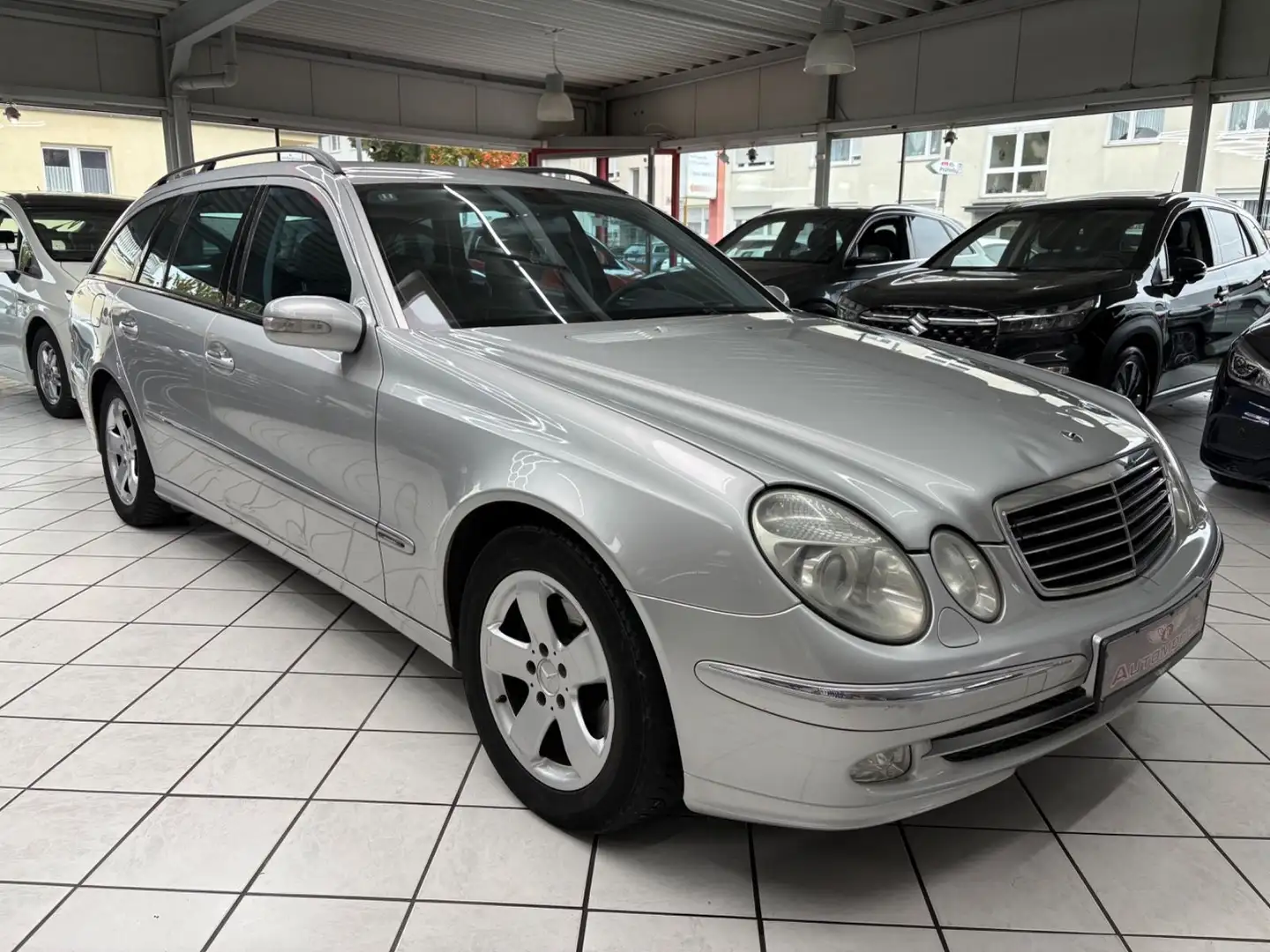 Mercedes-Benz E 270 E -Klasse T-Modell E 270 T CDI AVANTGARDE LEDER Silver - 1