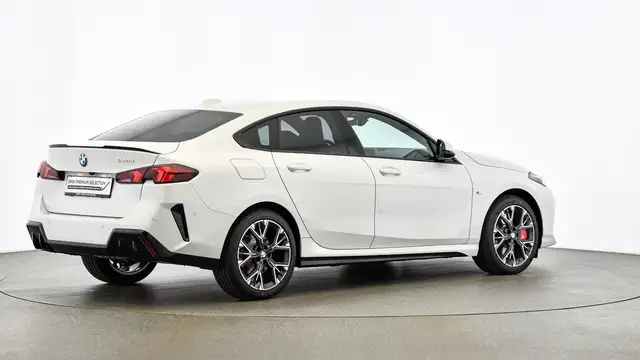 BMW 2 Series view 6