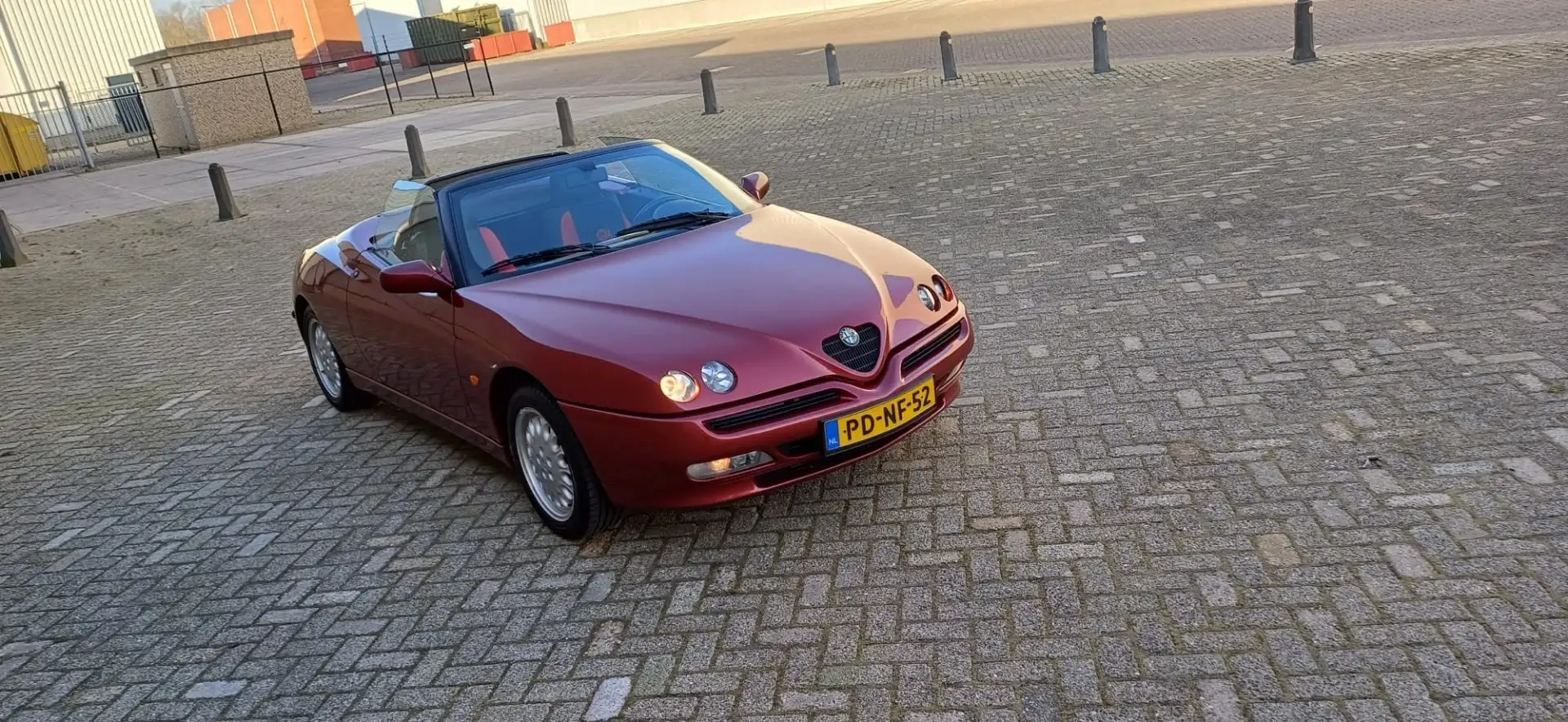 Alfa Romeo Spider 2.0-16V Roşu - 2