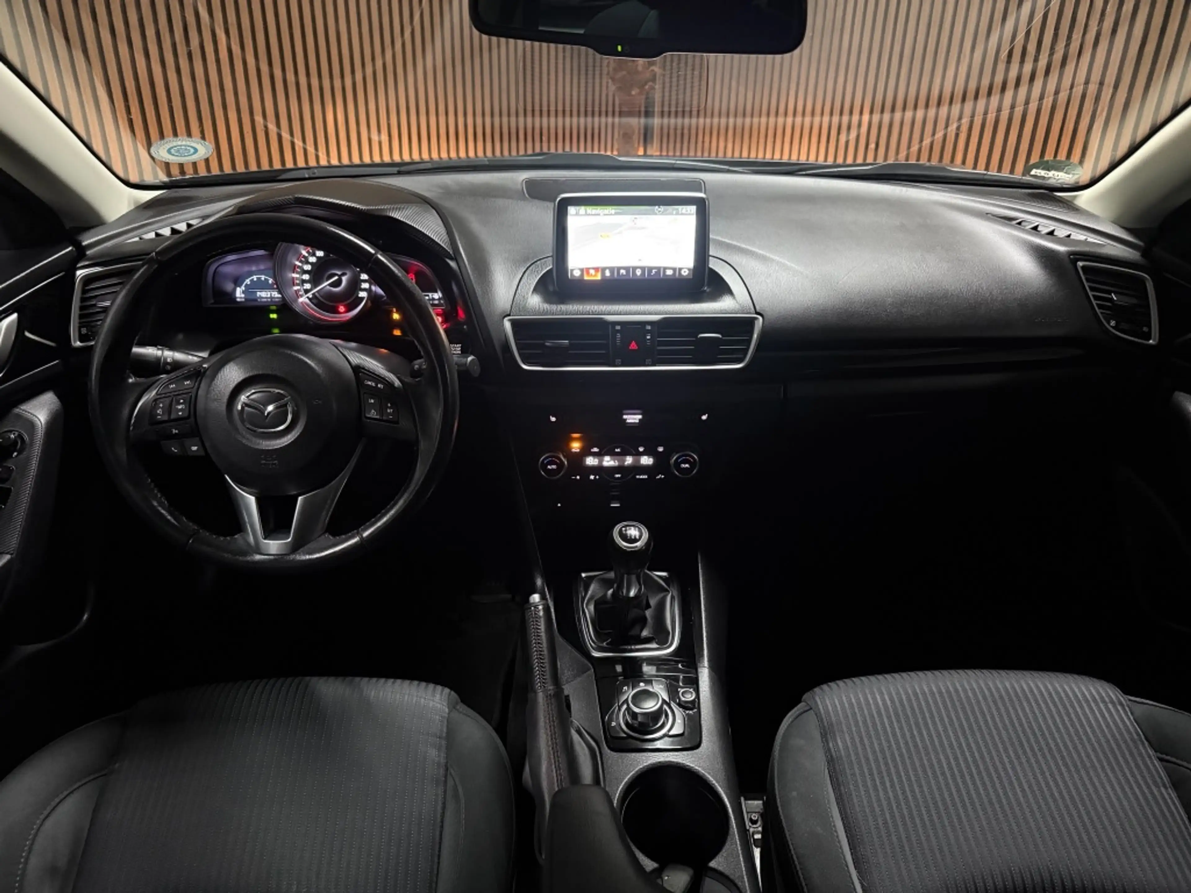 Mazda 3 1.5D Skylease — photo 8