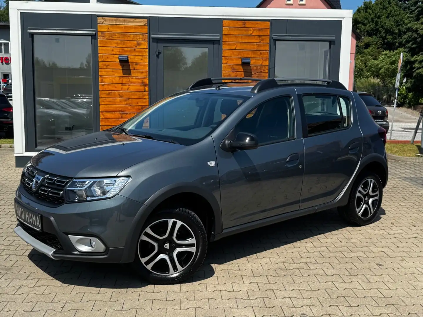 Dacia Sandero Stepway Celebration NAVI*KAM*TOP*34TKM* Grau - 1