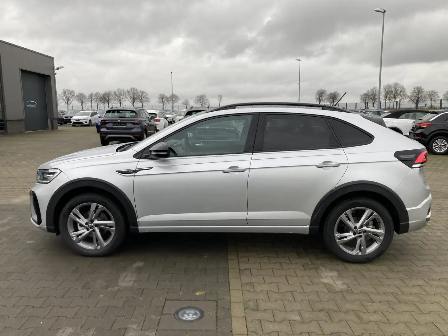 Volkswagen Taigo R-Line 1.0 TSI 115PS inkl. R-LINE-DESIGN DACHRE... - 2