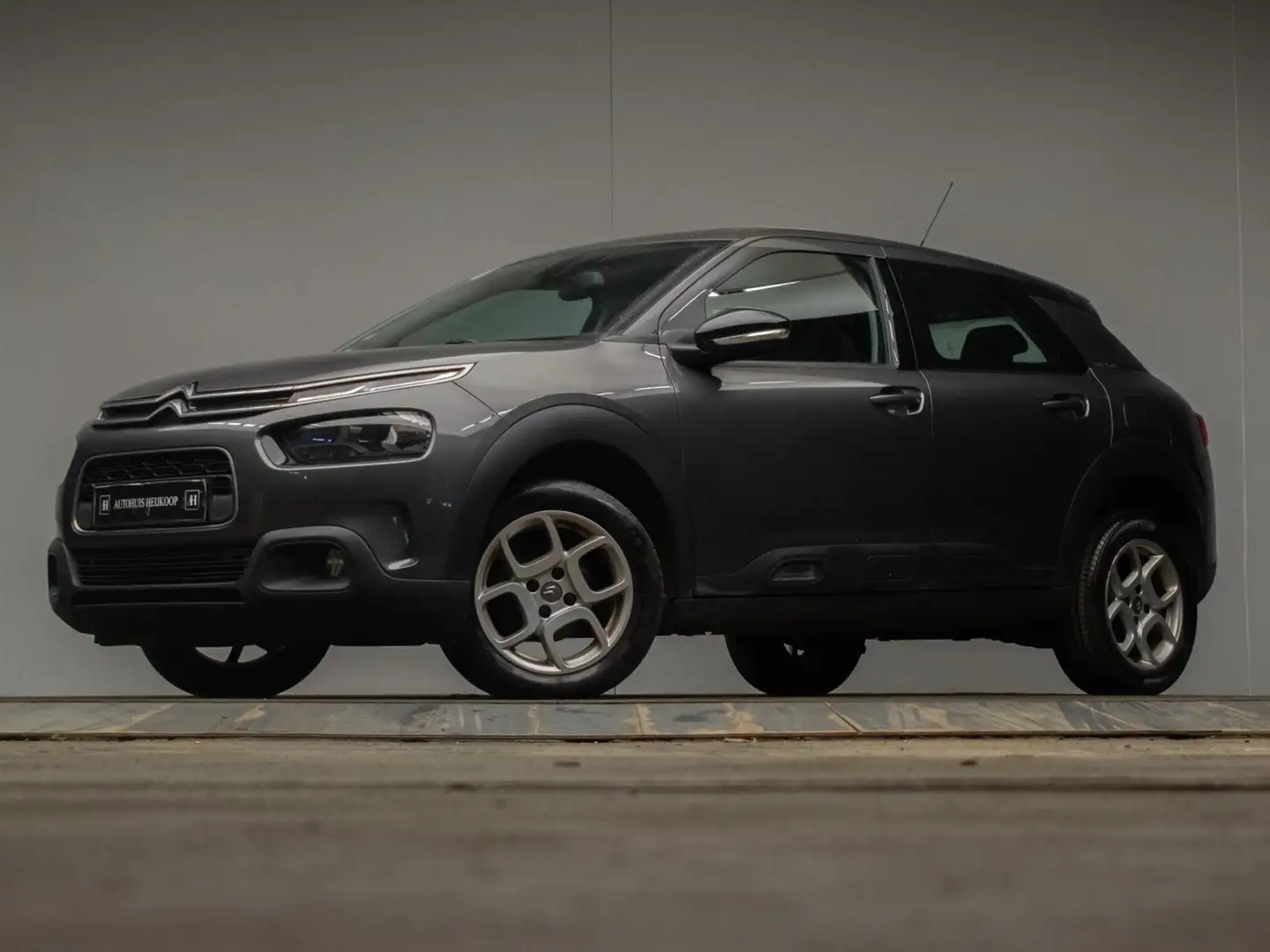 Citroen C4 Cactus 1.2 PureTech Feel Sport (APPLE CARPLAY,CRUISE,PDC, Gris - 2