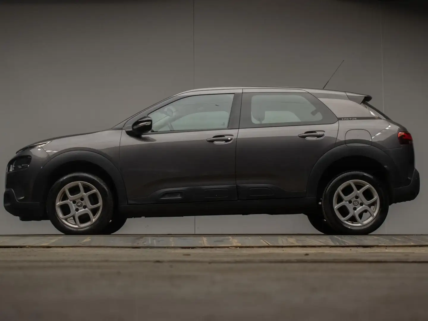 Citroen C4 Cactus 1.2 PureTech Feel Sport (APPLE CARPLAY,CRUISE,PDC, Gris - 1