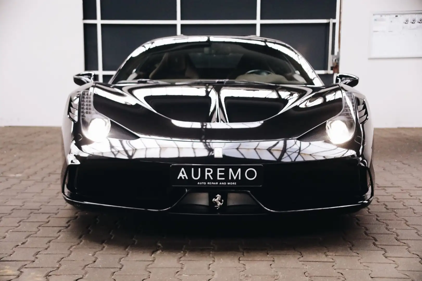 Ferrari 458 Speciale Schwarz - 1