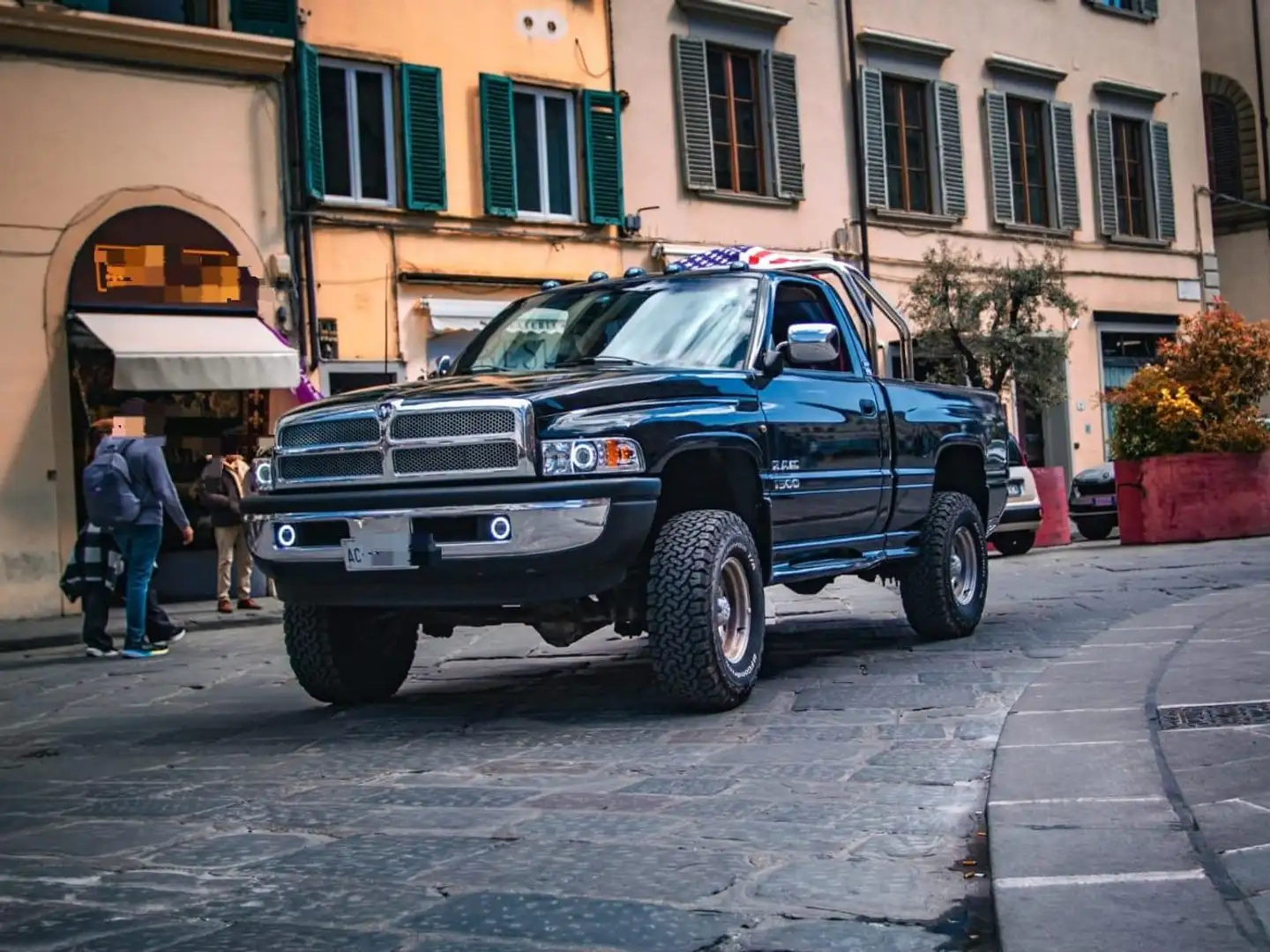 Dodge RAM 5.9 MAGNUM V8 - 4X4 - RESTAURATO! GPL Nero - 1
