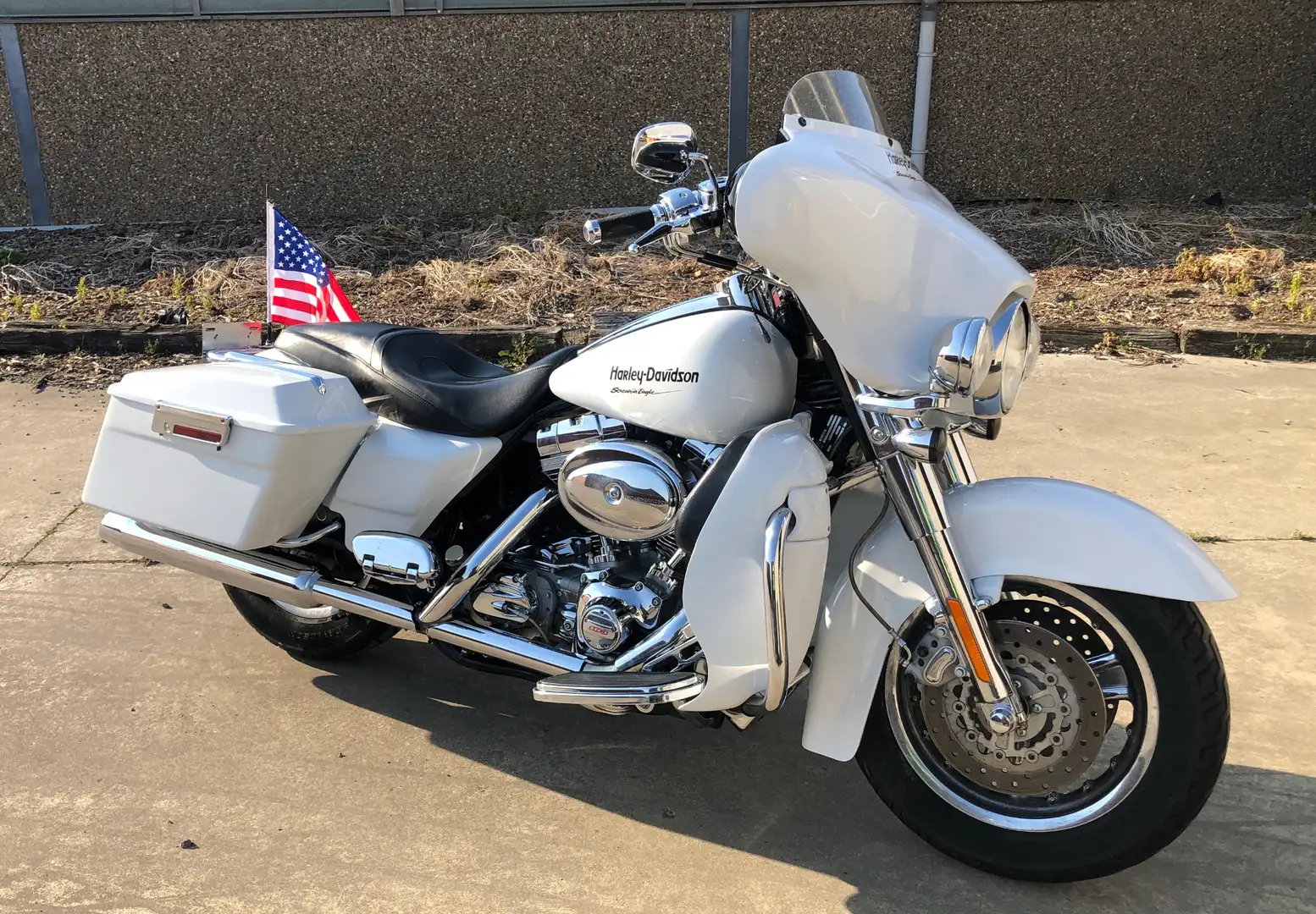 Harley-Davidson Electra Glide Blanc - 1