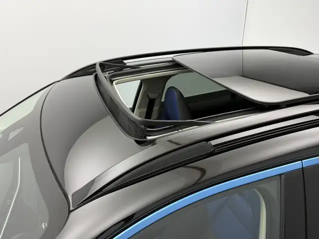 Lynk & Co 01 view 3