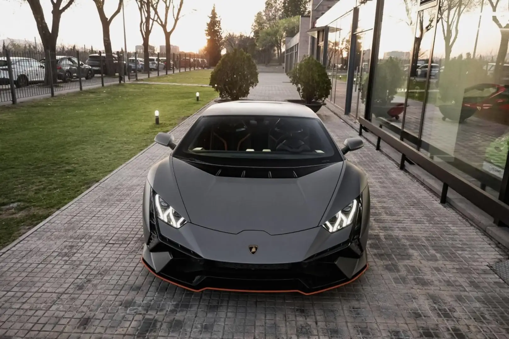 Lamborghini Huracán Deportivo Automático de 2 Puertas Gris - 2
