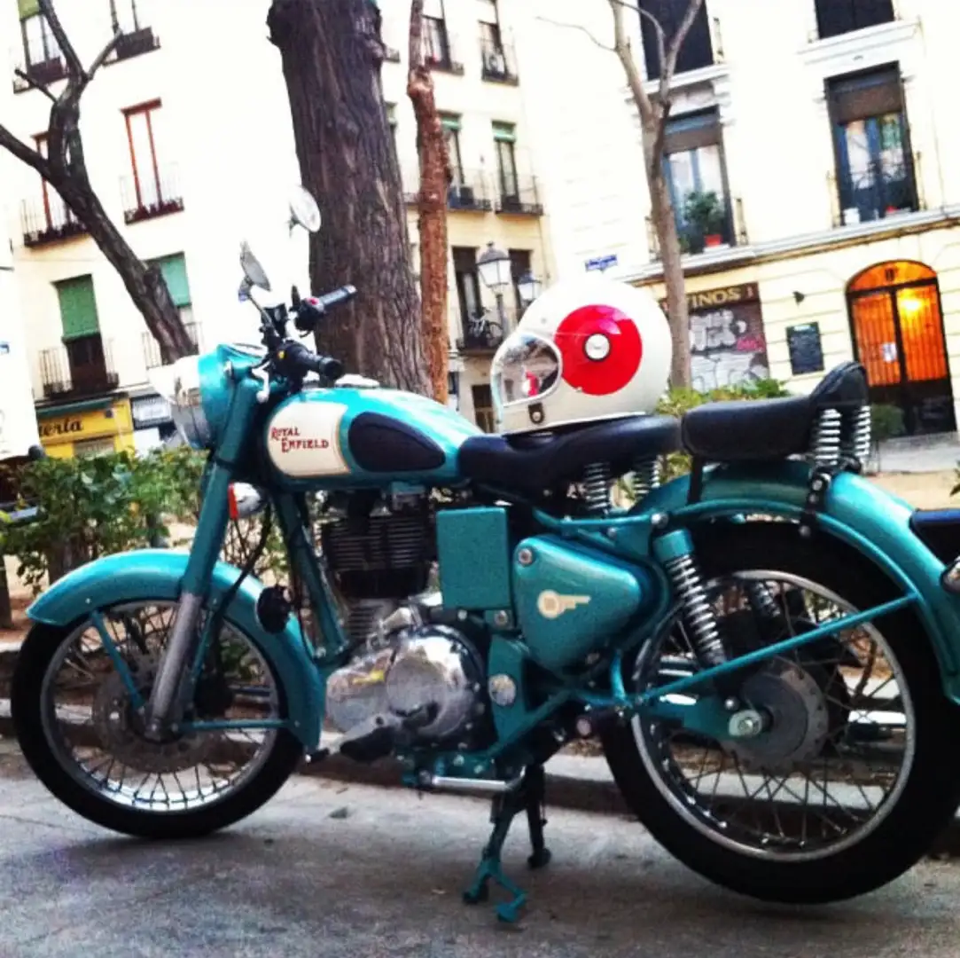 Royal Enfield Classic - 2