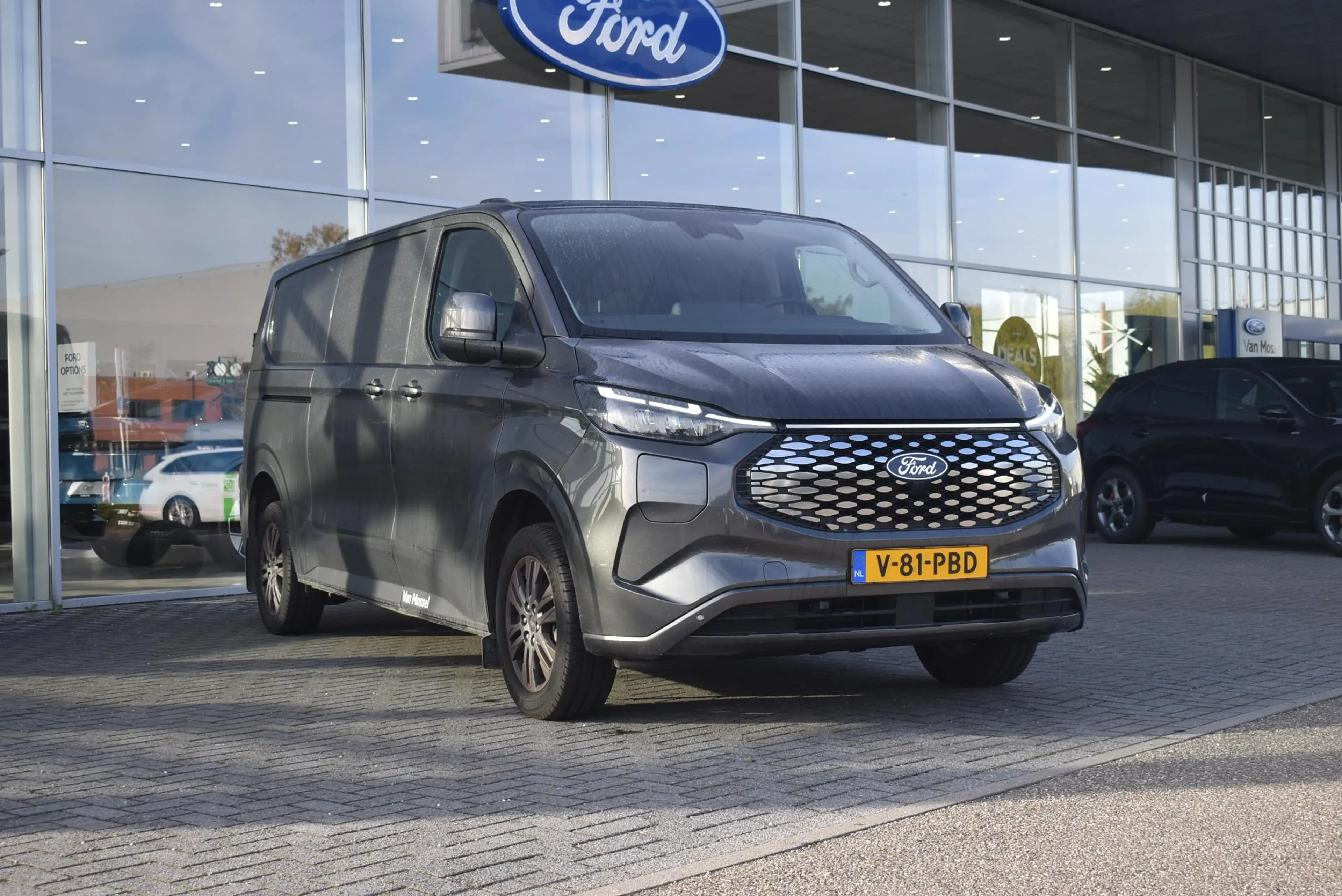 Ford Transit Custom E-Transit 340 L2H1 Limited 65 kWh | Climate Contro — photo 3