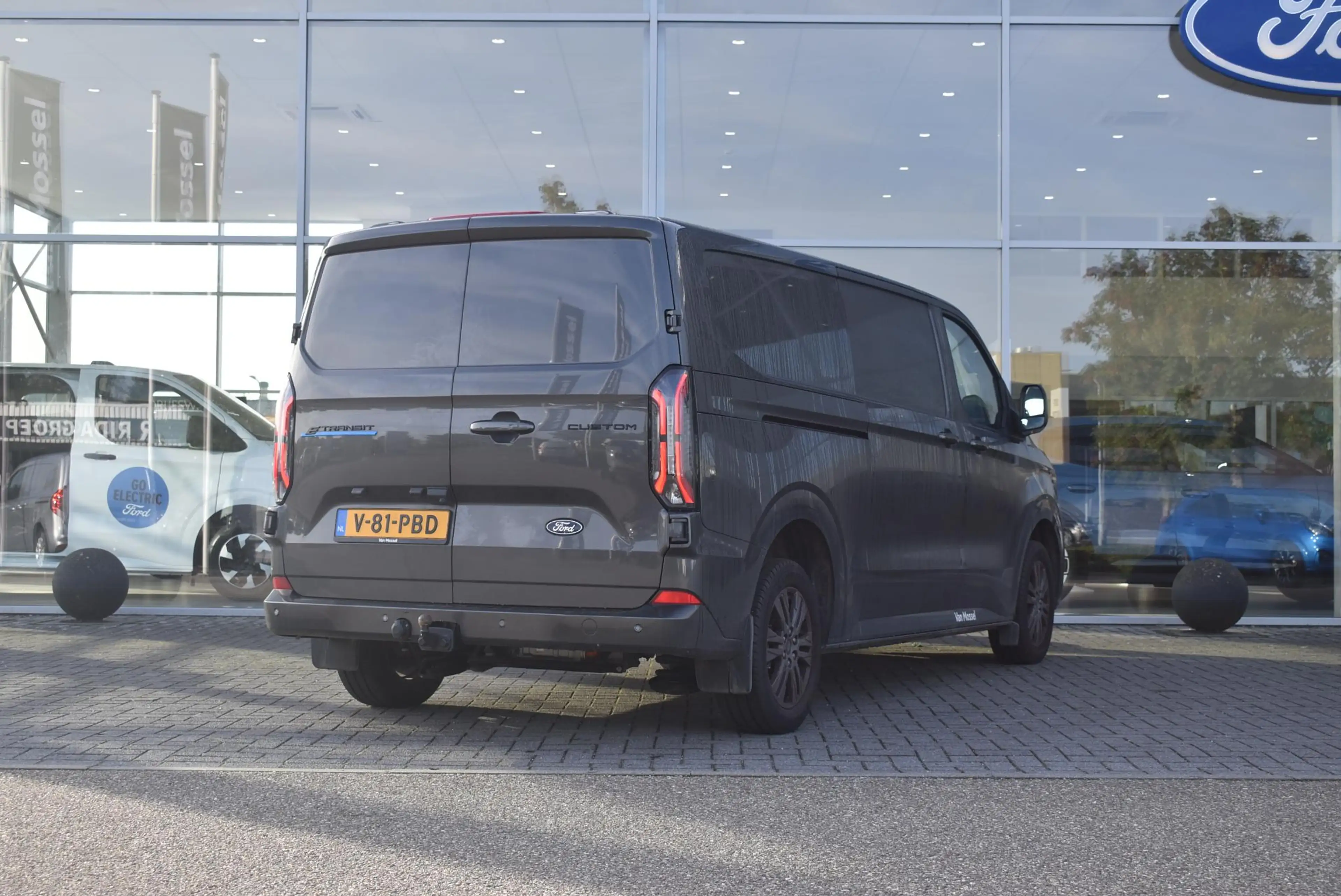 Ford Transit Custom E-Transit 340 L2H1 Limited 65 kWh | Climate Contro — photo 5