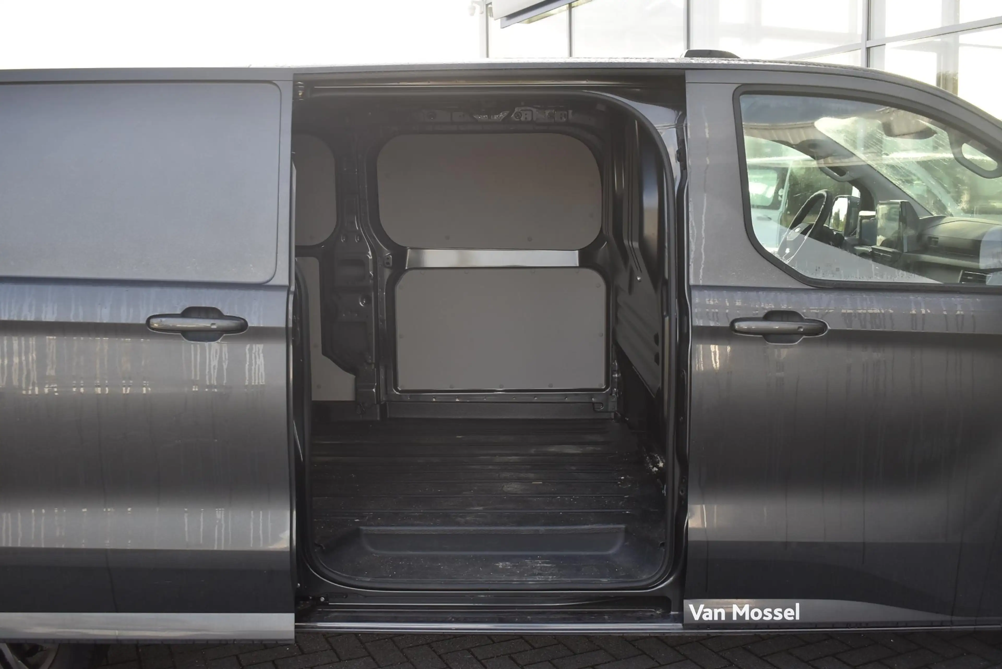 Ford Transit Custom E-Transit 340 L2H1 Limited 65 kWh | Climate Contro — photo 11