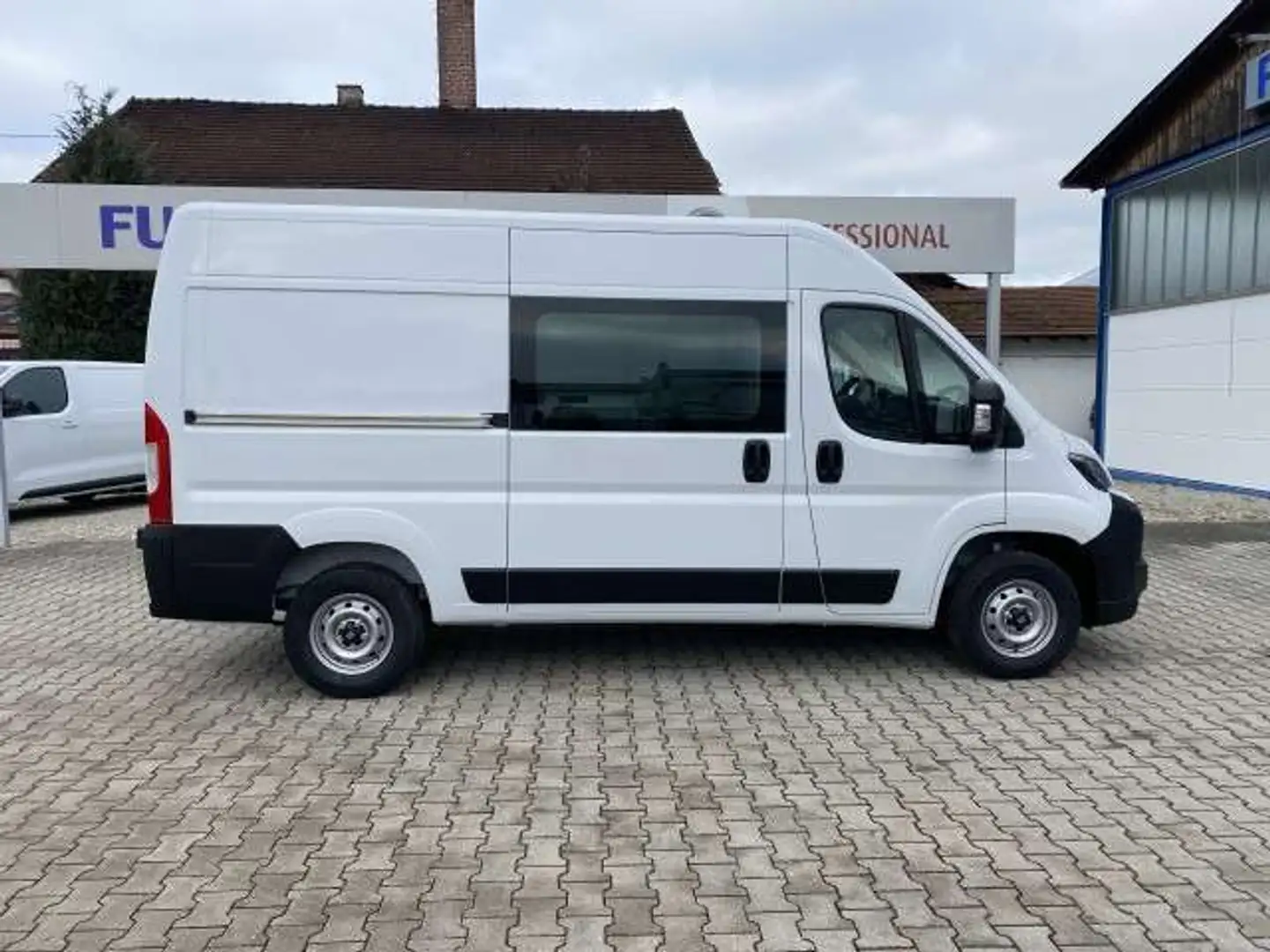 Fiat Ducato KASTENWAGEN 35 L2H2 140 MT Bianco - 2