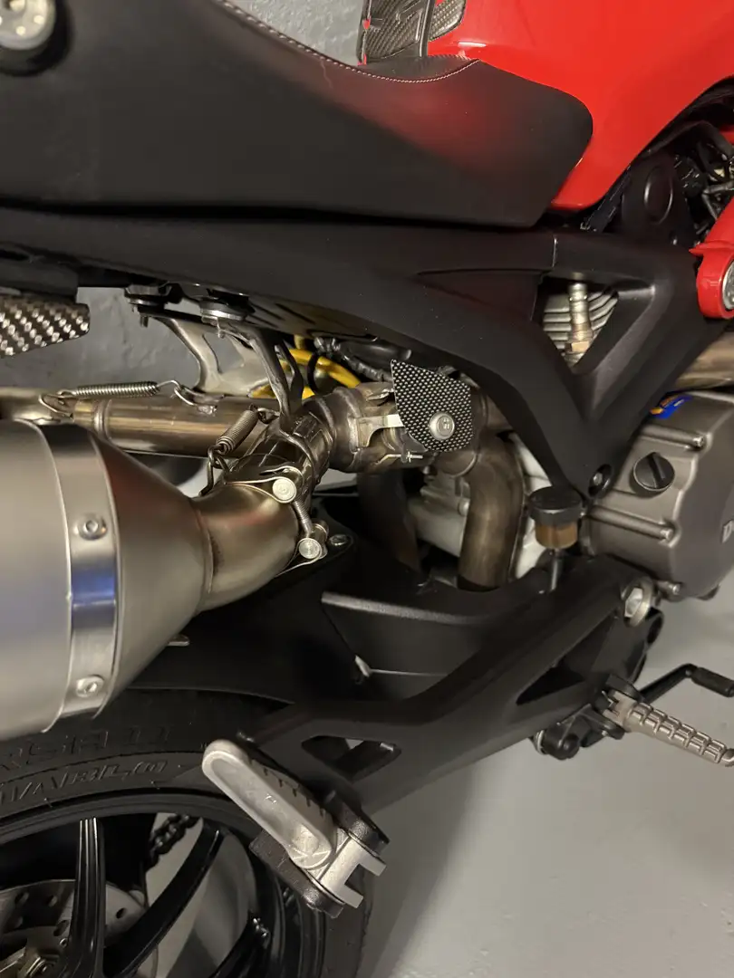 Ducati Monster 796 - 1