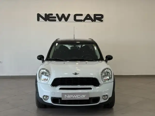 Mini Countryman view 3