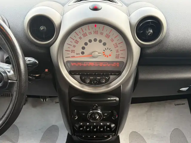 Mini Countryman view 13