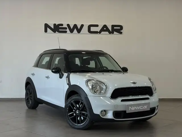 2012 Mini Countryman in White for sale