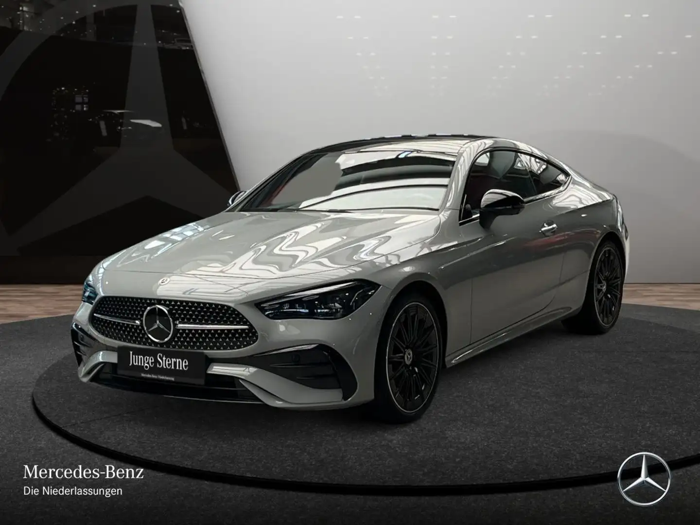 Mercedes-Benz CLE 300 4M AMG+NIGHT+PANO+360+AHK+BURMESTER+9G Grijs - 2