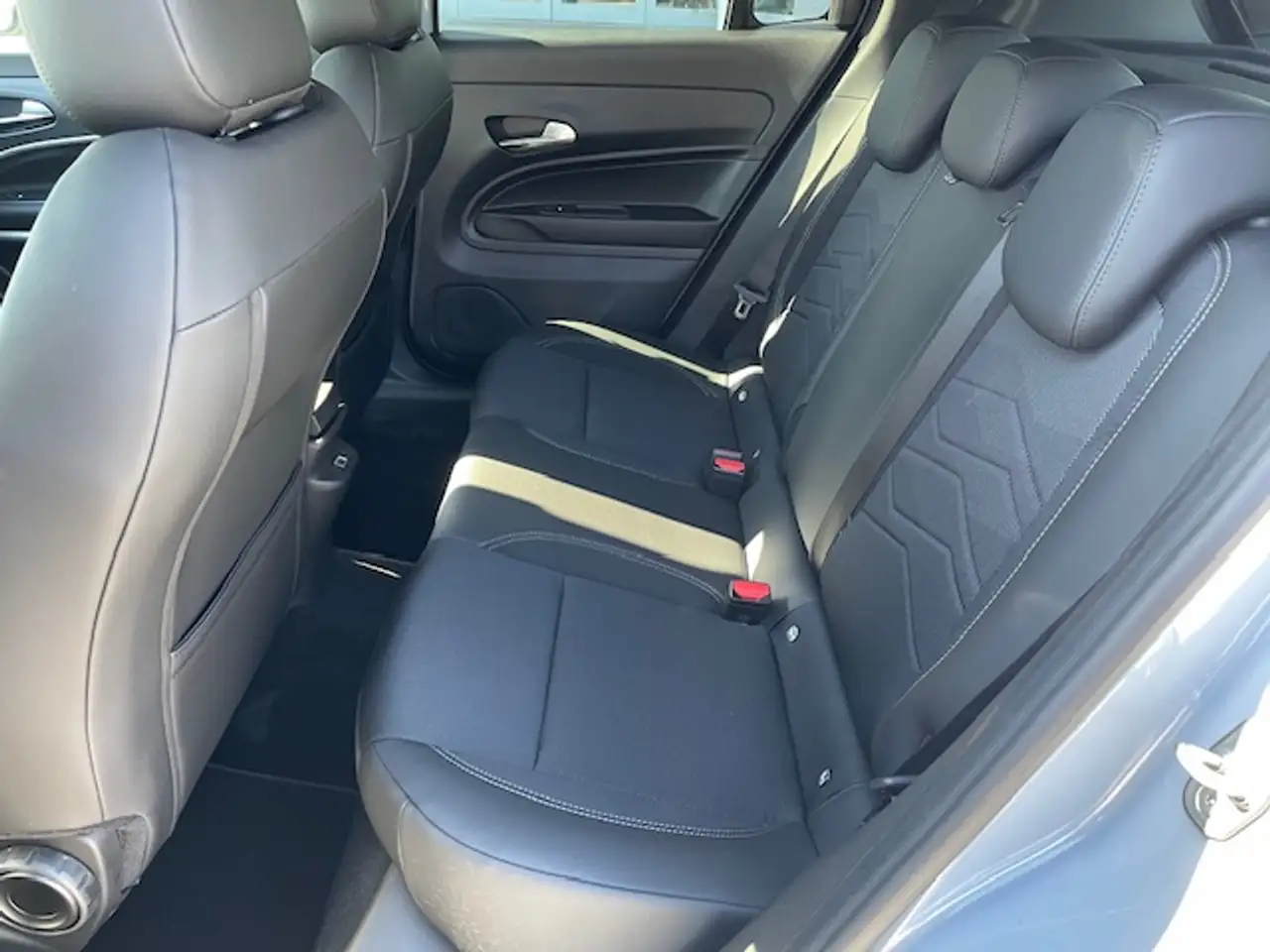 Jeep Avenger 1.2 Turbo e-hybrid Summit 110CV EDCT6 PREZZO REALE 10